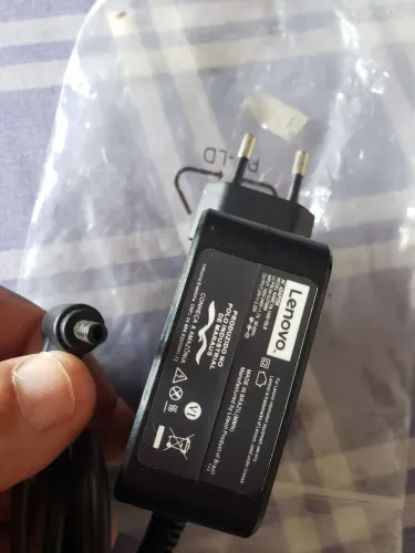Fonte notebook Lenovo 20v.