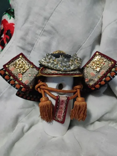 Miniatura de Capacete Samurai Decorativo