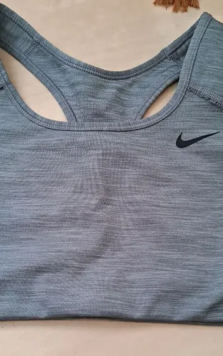 TOP NIKE 