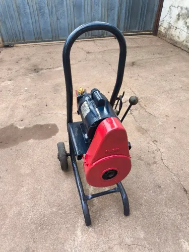 Vende-se uma máquina de desentupimento TL 500 de 25 a 30 m de mola