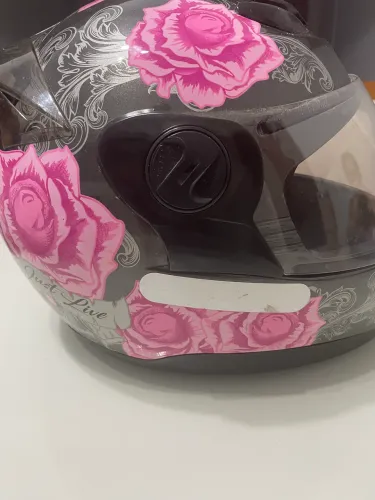 Capacete Feminino 788 G5 seminovo