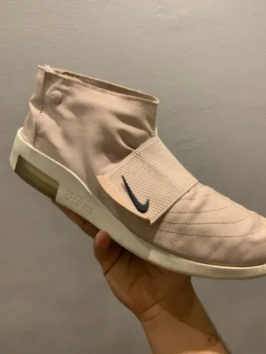 NIKE x FEAR OF GOD (43,5)