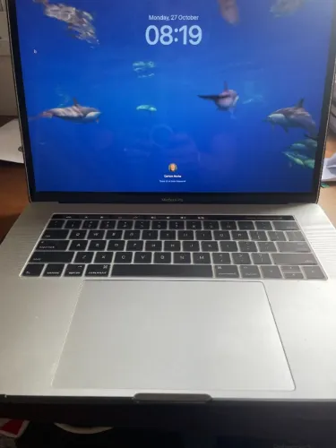 MacBook Pro 15.4インチ i9 16GB 2019 Apple MacBook Pro 15.4インチ Retinaディスプレイ Mid 2019/第9世代