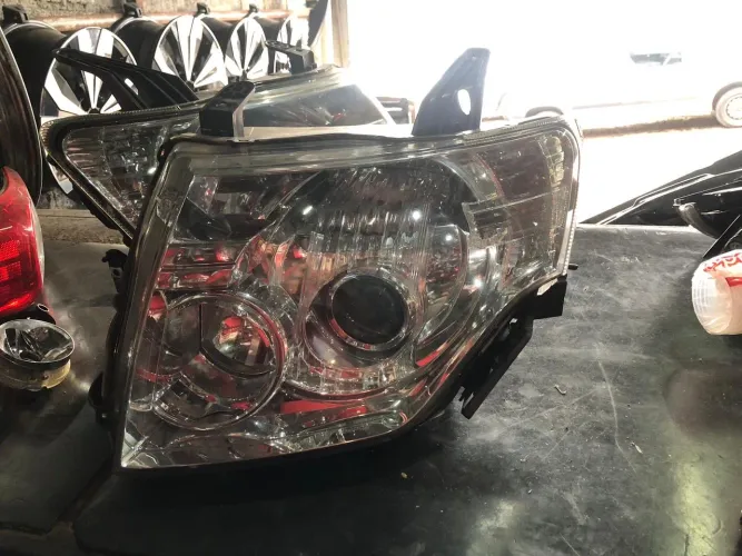 Farol Pajero Full Esquerdo