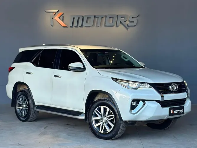 HILUX SW4 SRX 4X4 2.8 TDI 16V DIES. AUT.  BRANCA 2018/2019