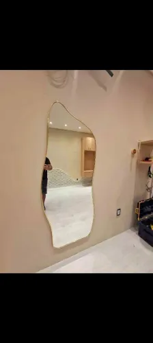 Espelho Decorativo Moderno com Moldura Dourada