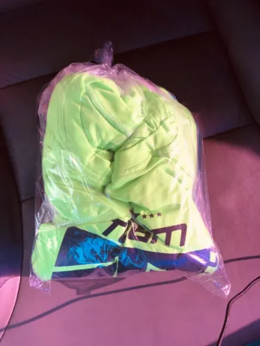 Kit treino. Camisa de dry fit, coqueteleira e garrafa. Somente R$ 70,00