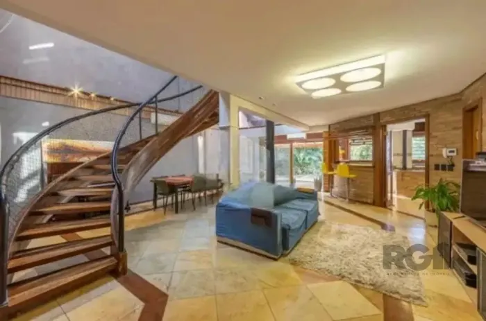 Casa residencial para alugar na Vila Jardim com 4 dormitórios/quartos e 269 m².