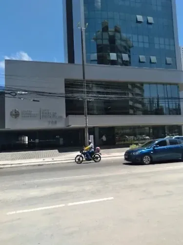 Sala no Empresarial Vicente De Rego Monteiro Com Ar condicionado é Armários