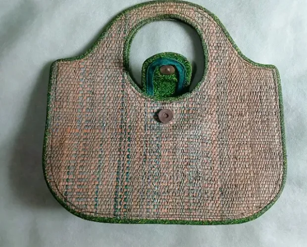 Bolsa Feminina de Palha Artesanal com Forro Verde