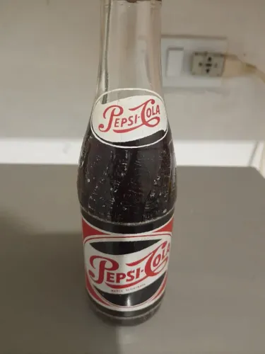 Antiga garrafa de Pepsi-Cola anos 60
