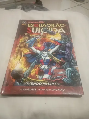 Hq esquadrão suicida vivendo no limite 