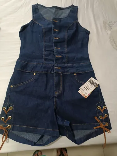 Macaquinho jeans novo