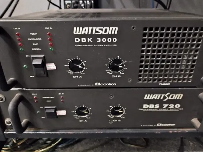 Amplificadores Ciclotron Wattsom DBK 3000 e DBS 720