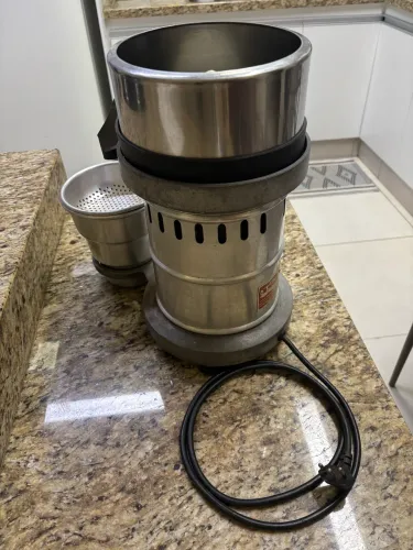 Espremedor de laranja industrial 