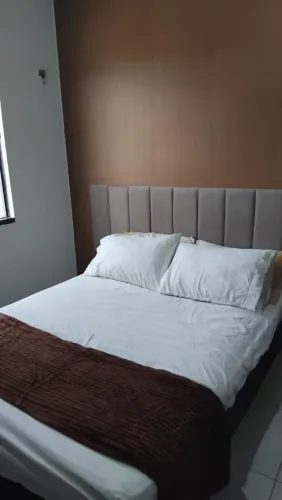 Cama box casal usada com colchão molas ensacadas 