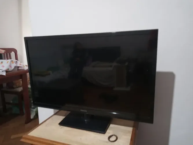 Panasonic 32' LED