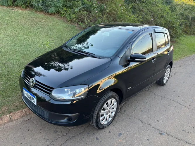 Volkswagen Fox 1.6 MI I Motion Total Flex 8V 5P 2014