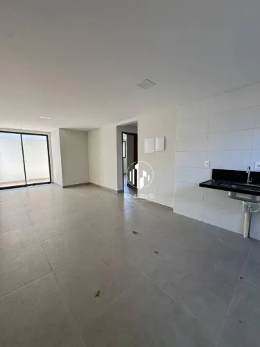 Apartamento térreo com área externa privativa com 03 quartos no Bairro dos Estados