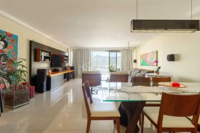 Apartamento em Lagoa com 6 quartos, 2 vagas