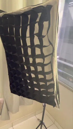 SOFTBOX COM GRID, Lâmpada e  TRIPÉ 
