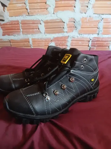 Bota CAT preto, tamanho 43