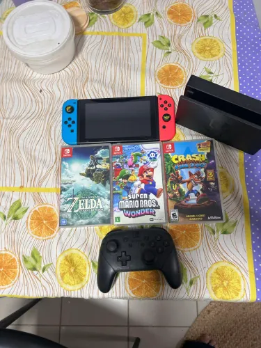 Nintendo Switch V2 + Jogos + Pro controler
