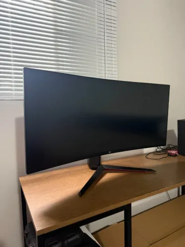Monitor Gamer LG Ultragear Curvo 34?-Tela VA, 2K WQHD 3440 x 1440, UltraWide (formato 21:9