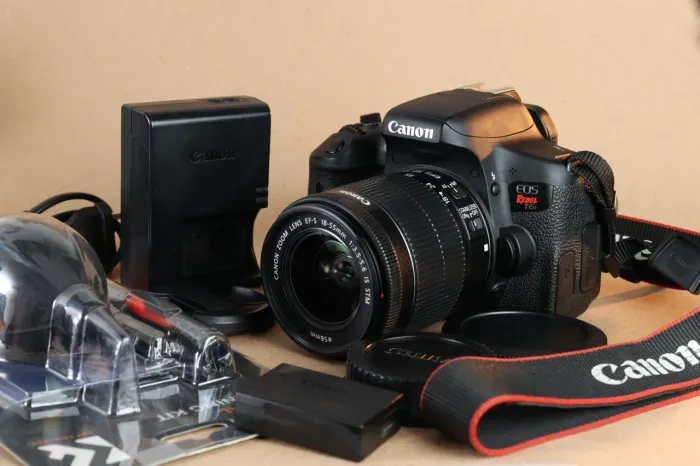 Canon EOS Rebel T6i