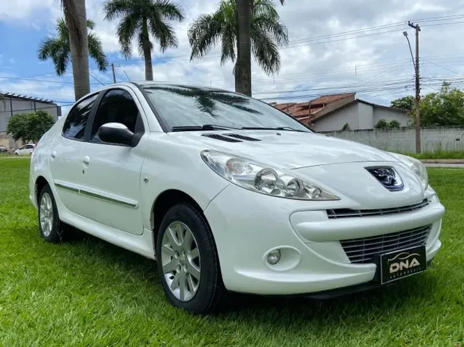 Peugeot 207 Sedan Passion XS 1.6 Flex 16V 4P AUT 2012