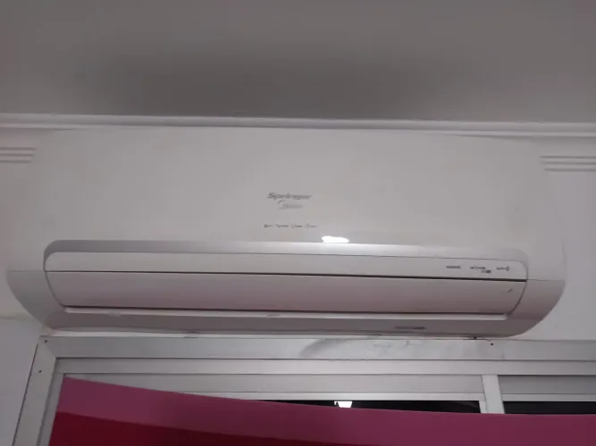 Ar Condicionado com avaria na placa mãe só ( 1 ano e meio de uso)