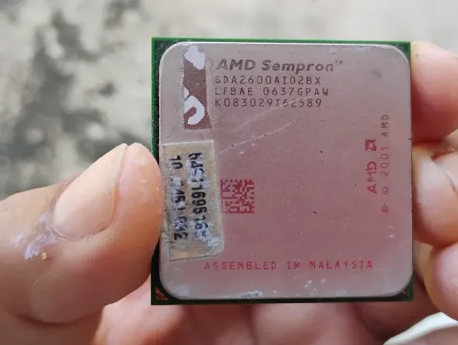 Vendo processador Sempron 2600+ soquete 754.