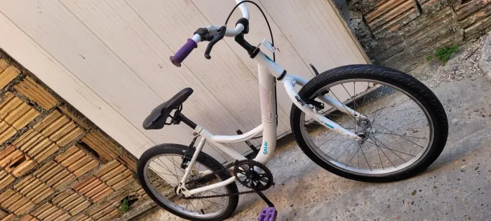 Bicicleta infantil Caloi Aro 20 semi nova