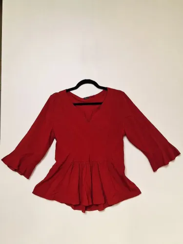 Blusa vermelha manga longa
