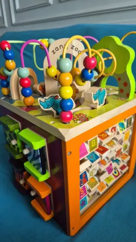 Cubo infantil de atividades