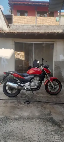 Vendo CB 300R, R$ 12.000 