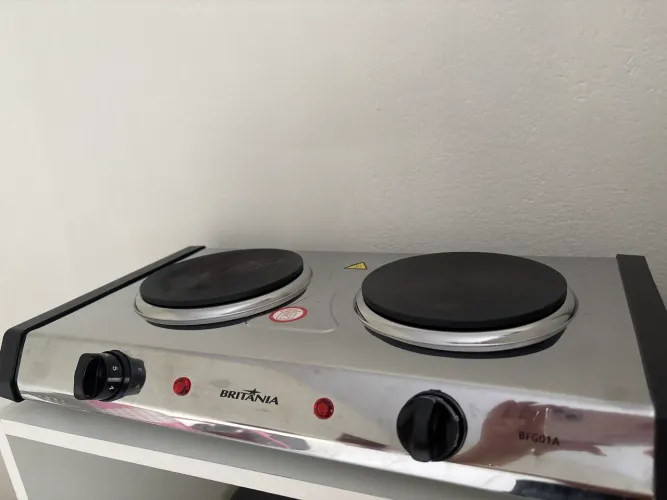 Fogão Elétrico Britânia 2 Bocas Aço Inox BFG01A