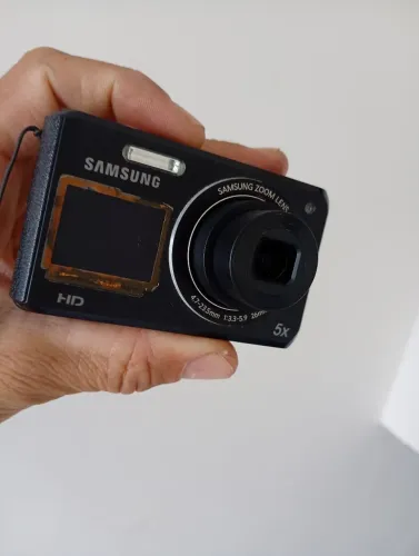 Camera Samsung DV100 16.1 Mega Pixels