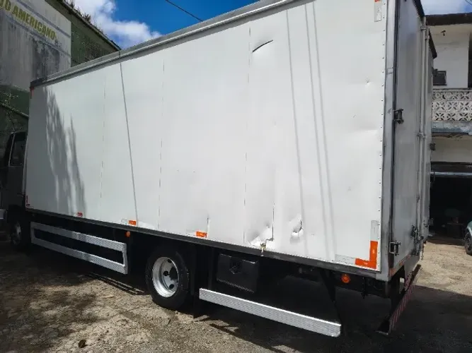 Ford cargo 815, ano 2009, com apenas 272.485 km rodados. Carro bem conservado!