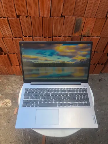 Notebook Lenovo processador i5 11 geração  Memória ram 8  giga SSD 256  gb 