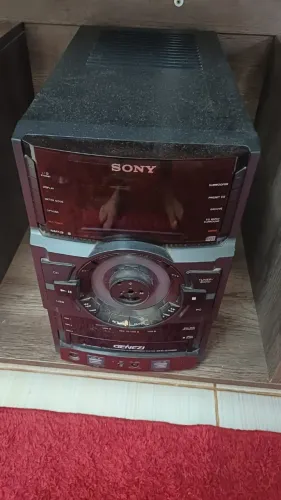 Desapego: Aparelho de som Sony + 4 caixa de som amplificadoras