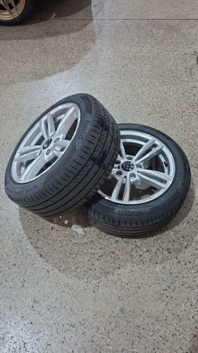 JOGO RODAS E PNEUS BMW ARO 17