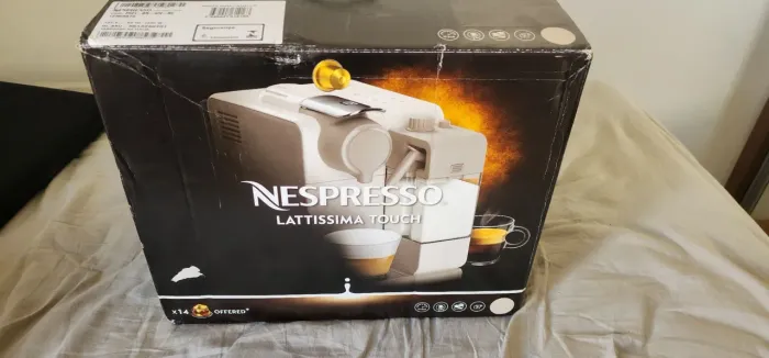 Cafeteira Nespresso Lattissima Touch 127V Branca - Seminova na Caixa Completa