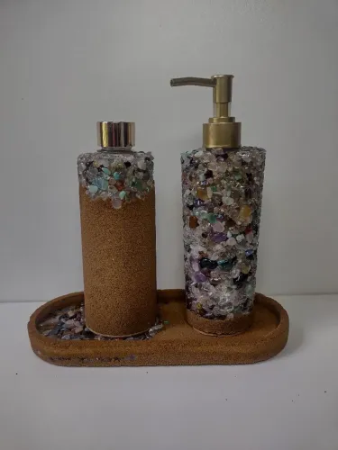 Kit lavabo com pedras resinadas.Elegância e sofisticação.
