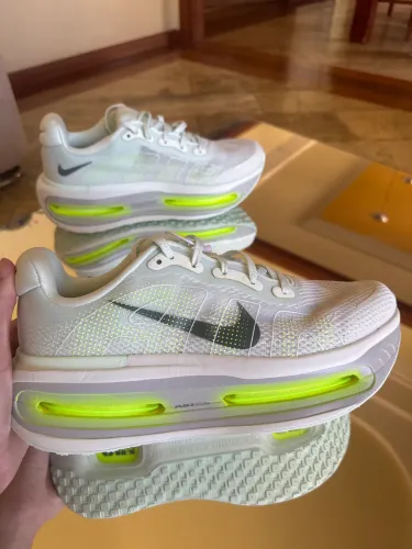 NIKE VOMERO PREMIUM 41BR
