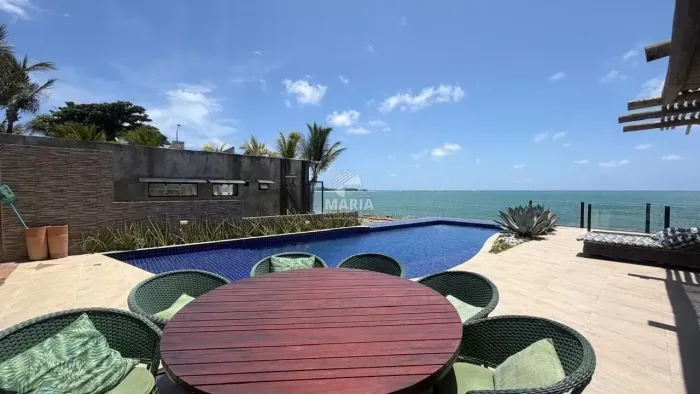Casa à beira-mar com 07 suítes e espaço gourmet privativo à venda na praia de Serrambi/PE!