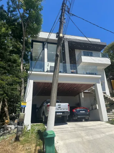 Vendo casa em condomínio 