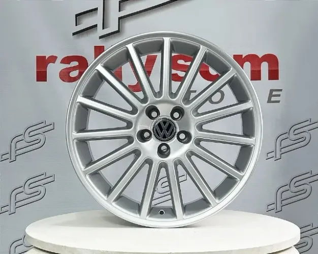 Jogo de Roda VW Golf Aristo R-32 Prata Brilhante 5x100 - 18x8 Offset 35 (Nv)