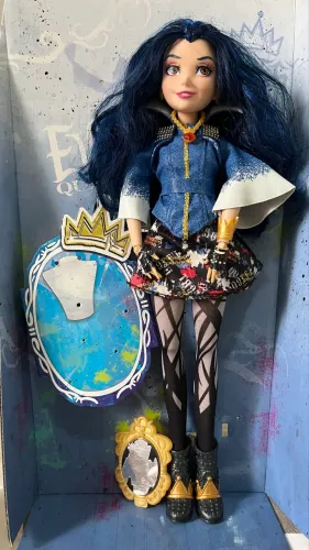 Boneca Disney Descendants - Evie (Isle of the Lost) Hasbro 2015 Original - Na Caixa