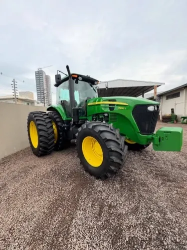 TRATOR AGRÍCOLA